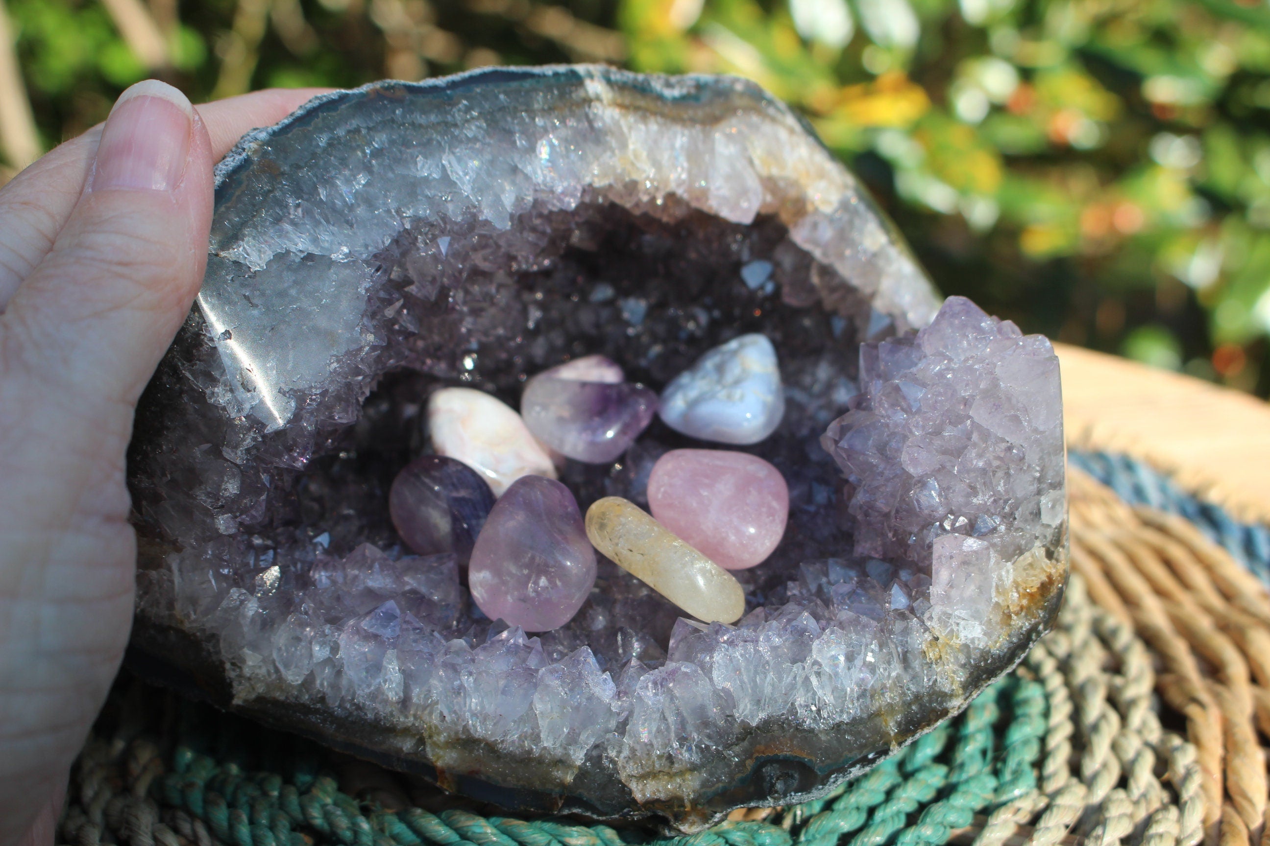 Amethyst Geode Crystal Cave, Ex Large Hollow Geode Specimen, Deep Cave Polished Edge. Free Priority Mail Shiping and insured. One of a Kind!