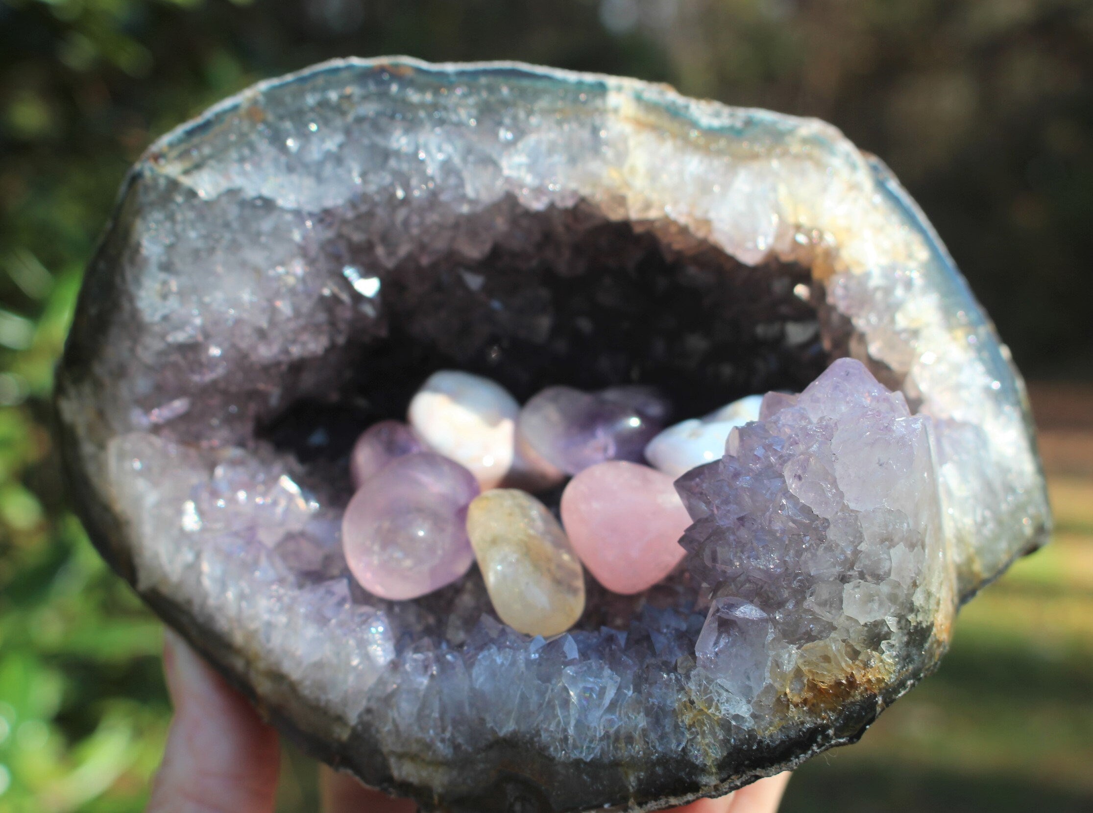 Amethyst Geode Crystal Cave, Ex Large Hollow Geode Specimen, Deep Cave Polished Edge. Free Priority Mail Shiping and insured. One of a Kind!