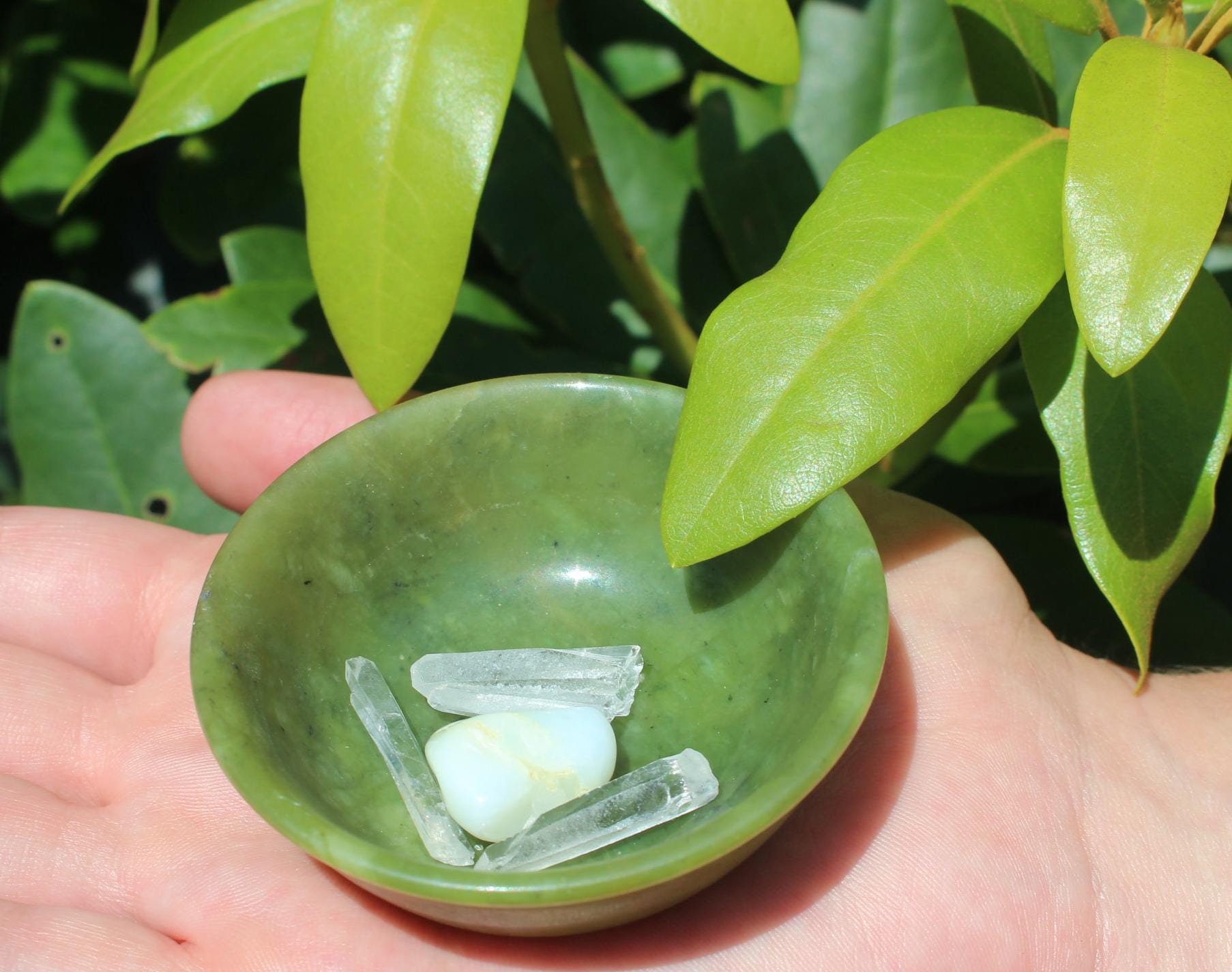 Jade Offerring Bowl, Money Bowl Trinket Dish, Water Offering Bowl, Prayer Meditation Vessel for Altars, Beautifully Carved Collectible.